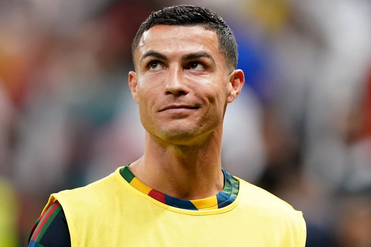 İki iş adamı Ümrə ziyarətinə getdikləri Səudiyyədə Ronaldonu izlədikləri üçün saxlanıldı - FOTO İki iş adamı Ümrə ziyarətinə getdikləri Səudiyyədə Ronaldonu izlədikləri üçün saxlanıldı - FOTO