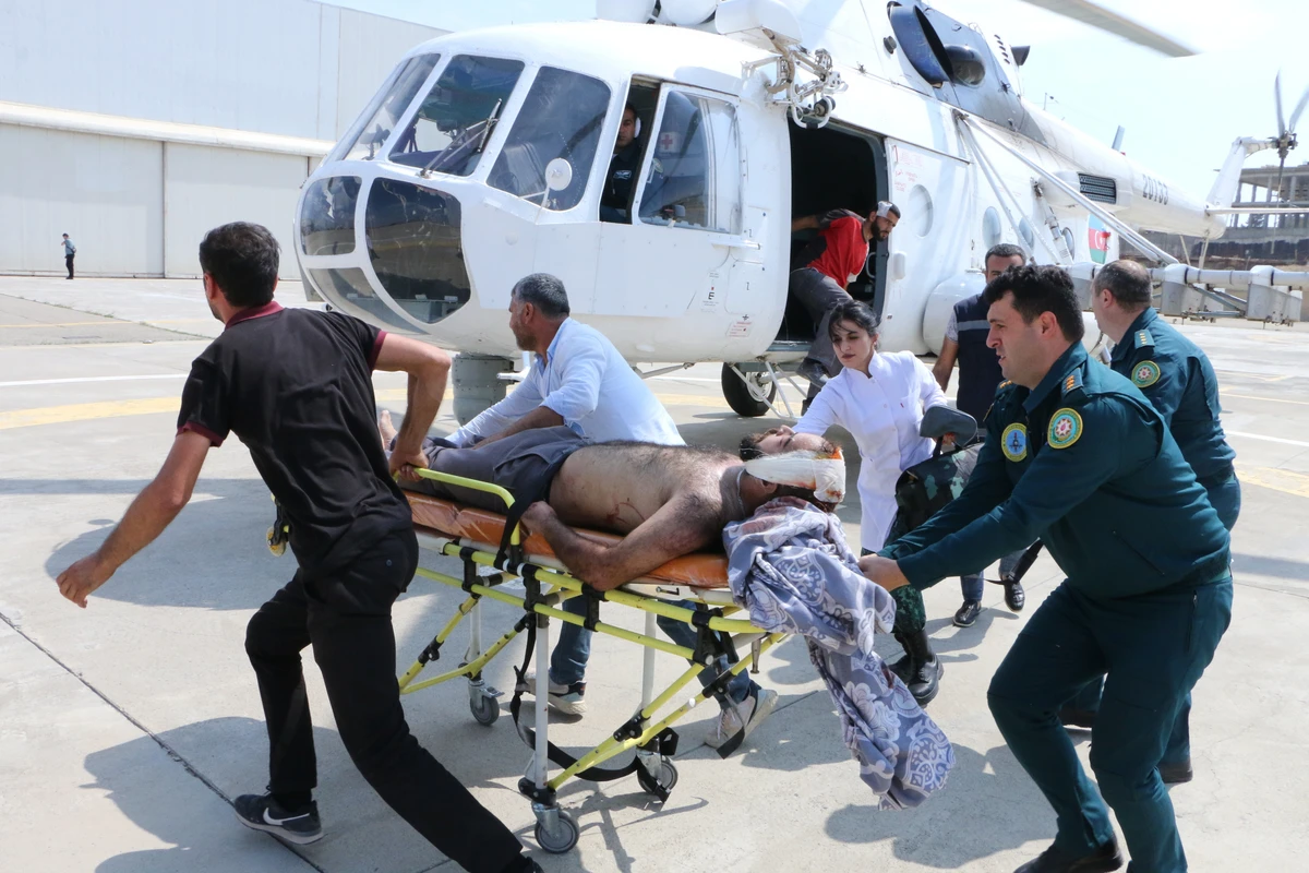 Laçında yol qəzası olub, yaralılar helikopterlə Bakıya gətirilib - VİDEO Laçında yol qəzası olub, yaralılar helikopterlə Bakıya gətirilib - VİDEO