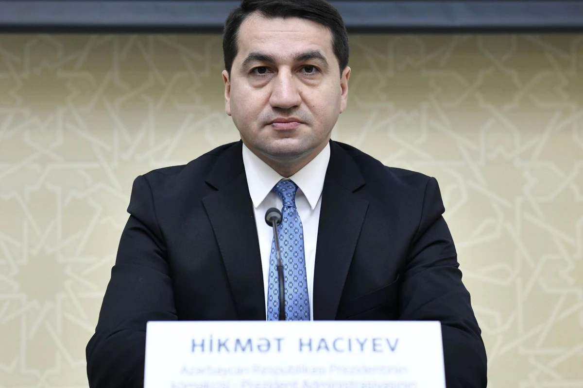 Hikmət Hacıyev: “Laçın və Ağdam yolları eyni vaxtda açıla bilər”