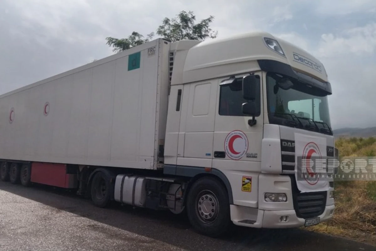 Azərbaycan Qızıl Aypara Cəmiyyətinin göndərdiyi un dolu TIR-lar 12 gündür Ağdam-Xankəndi yolunda gözləyir - FOTO