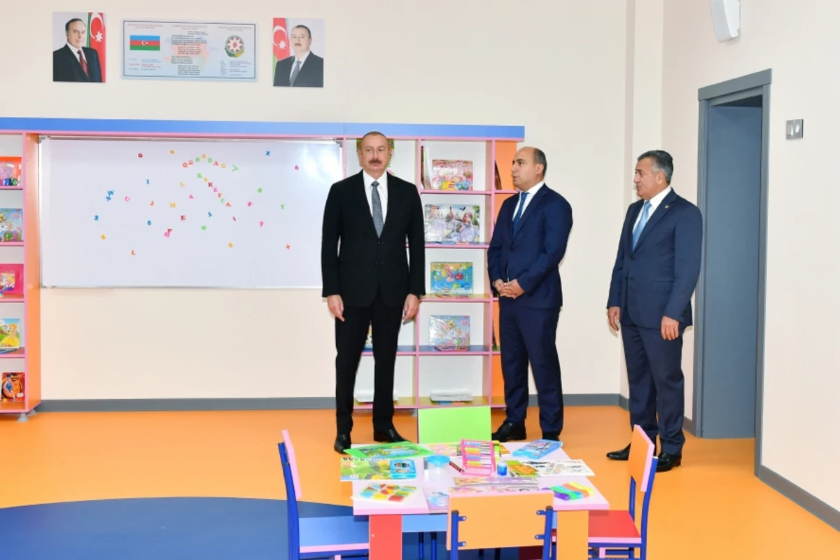 Президент Азербайджана принял участие в открытии нового здания полной средней школы №11 города Хырдалан - ФОТО