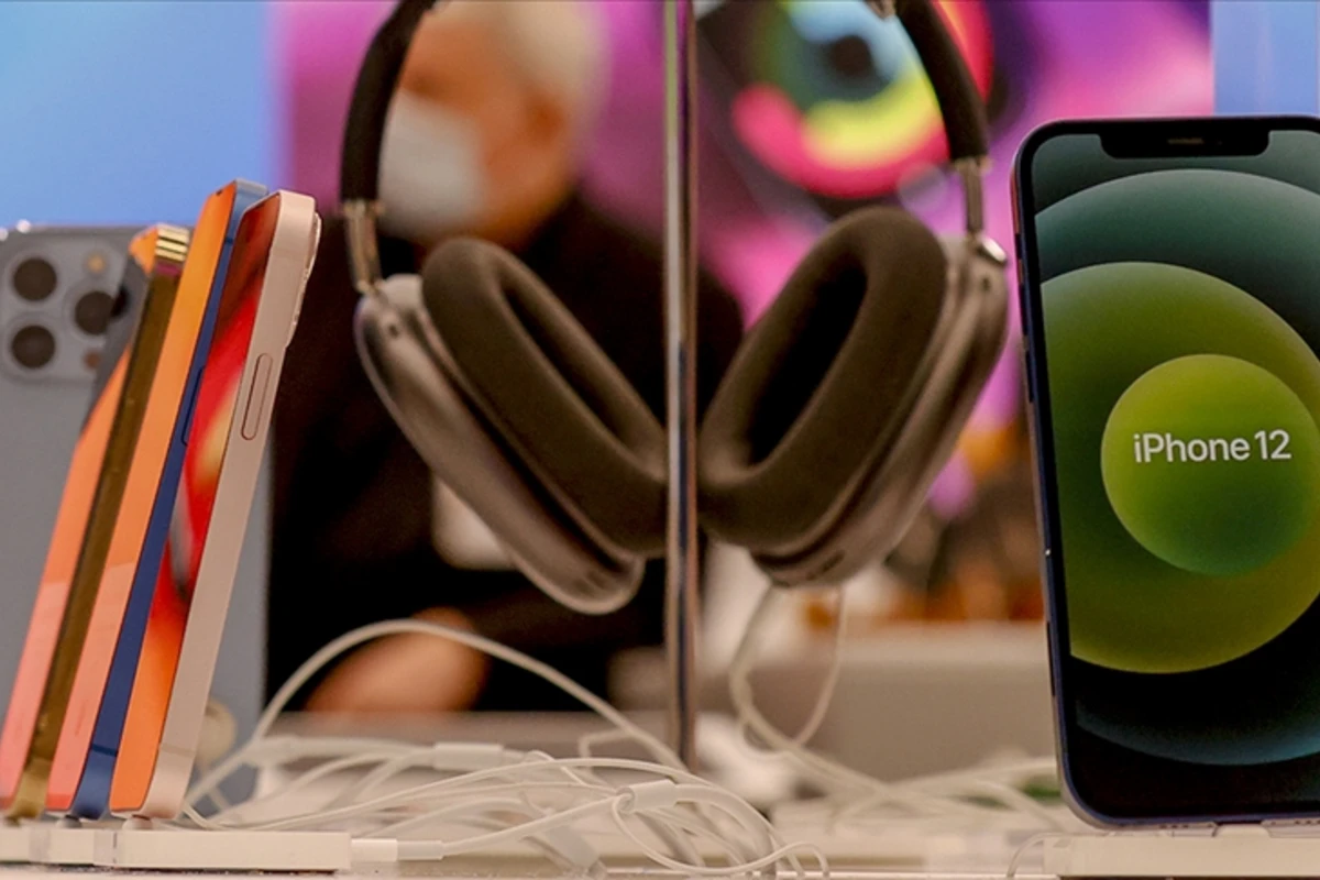 iPhone 12 Fransada qadağan edildi - SƏBƏB
