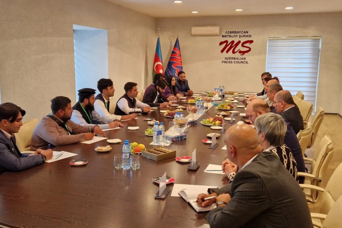 Mətbuat Şurasında Pakistandan olan bir qrup media nümayəndəsi ilə görüş keçirilib - FOTO