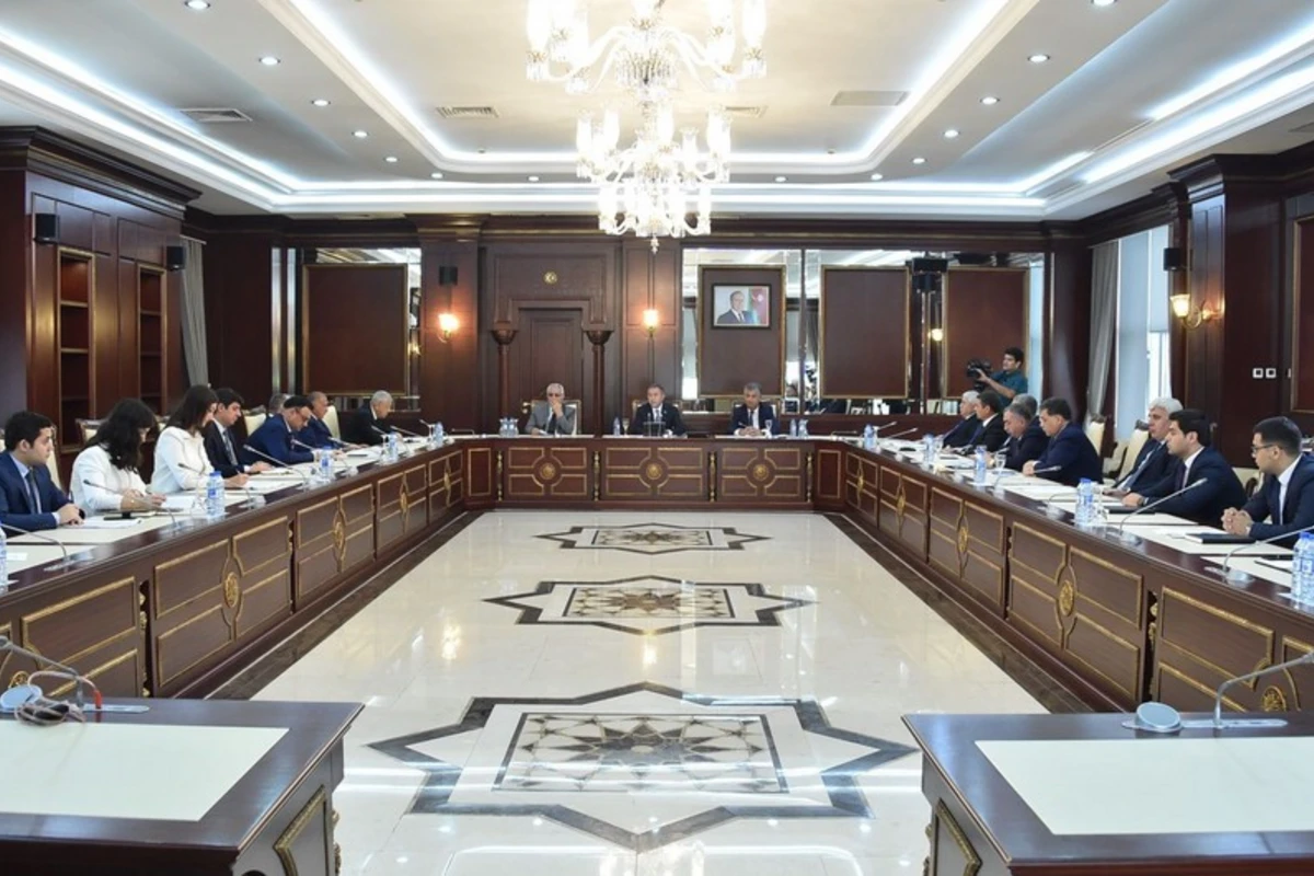 Milli Məclisin plenar iclasına müzakirə üçün iqtisadi sahədə 11 qanun layihəsi tövsiyə edilib - FOTO