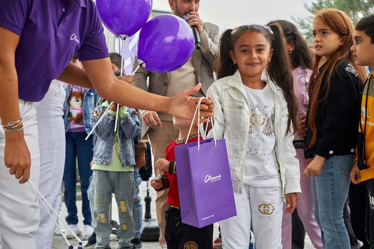 Ağalı kəndinin məktəbliləri yeni tədris ilinə Azercell ilə birlikdə başlayır! - FOTO