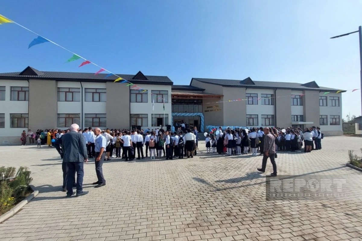 Heydər Əliyev Fondu tərəfindən Salyanın Şorsulu kəndində tikilən məktəb binası istifadəyə verilib - FOTO