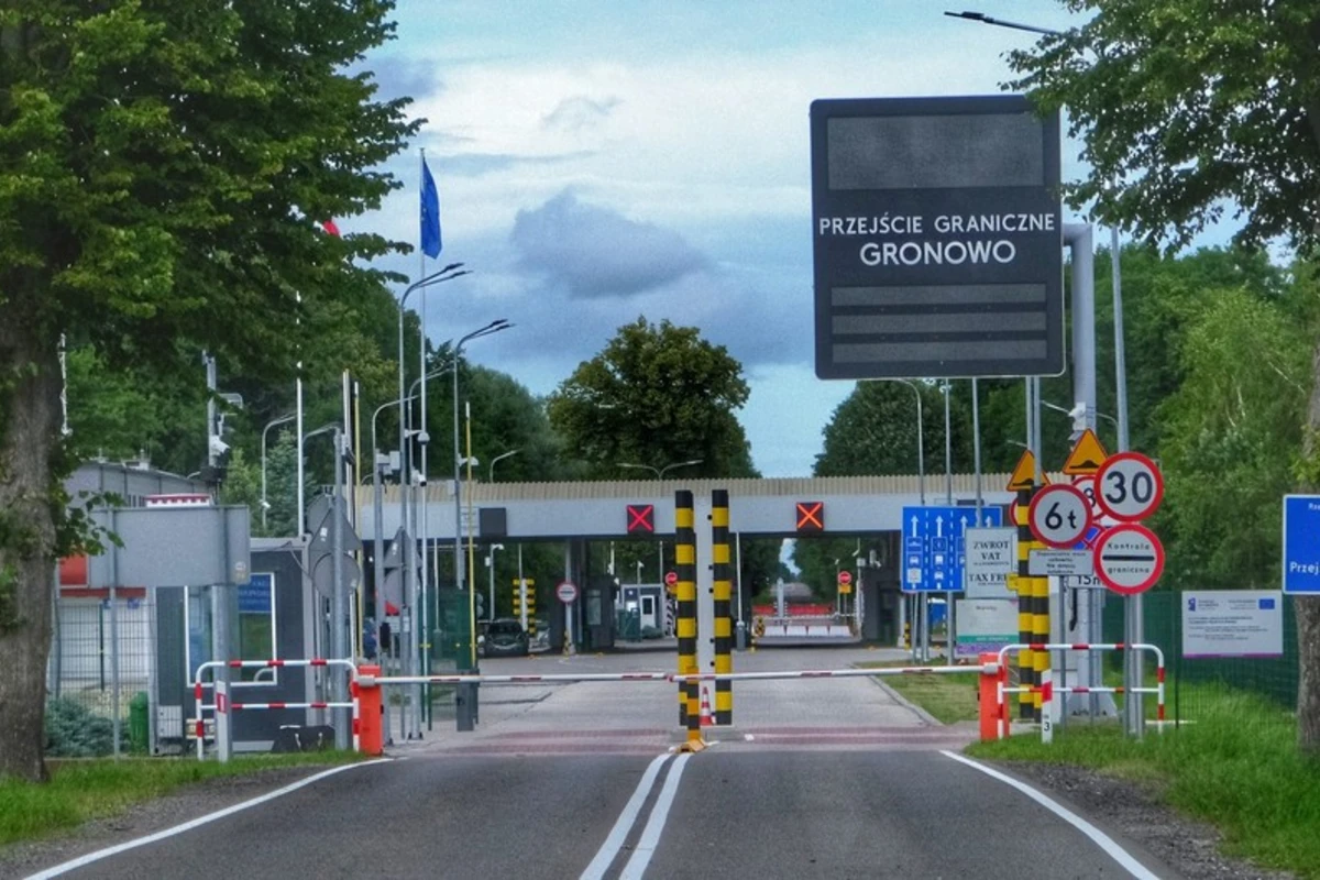 Polşa sabahdan Rusiya avtomobillərinin ölkəyə girişinə qadağa qoyacaq