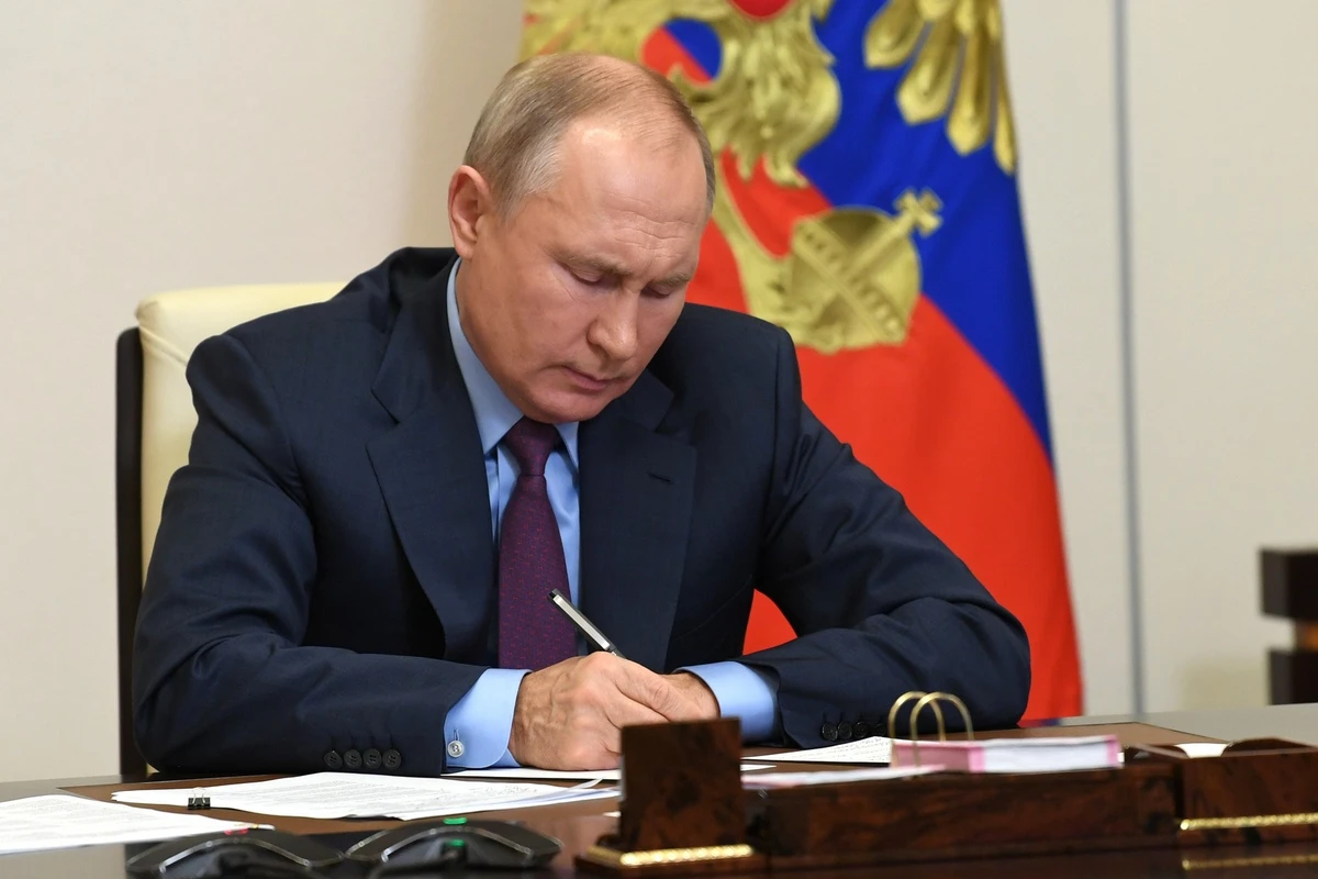 Путин продлил действие продовольственного эмбарго