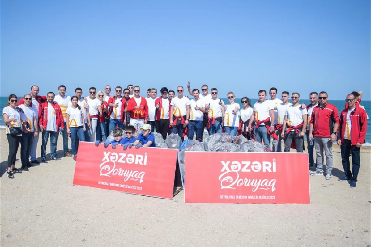 “Xəzəri qoruyaq”: “McDonald’s Azərbaycan”ın əməkdaşları sahilin tullantılardan təmizlənməsi aksiyasında iştirak ediblər - FOTO