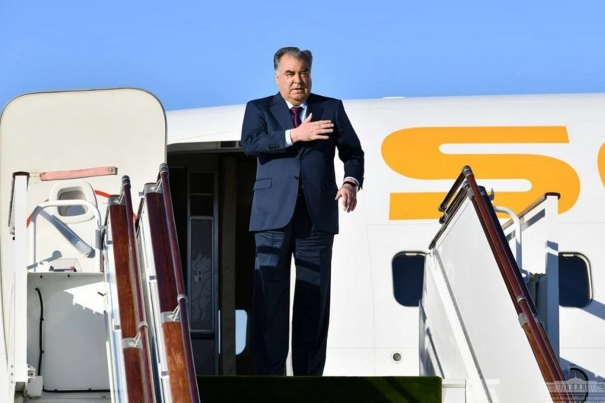 Президент Таджикистана посетит с визитом Азербайджан