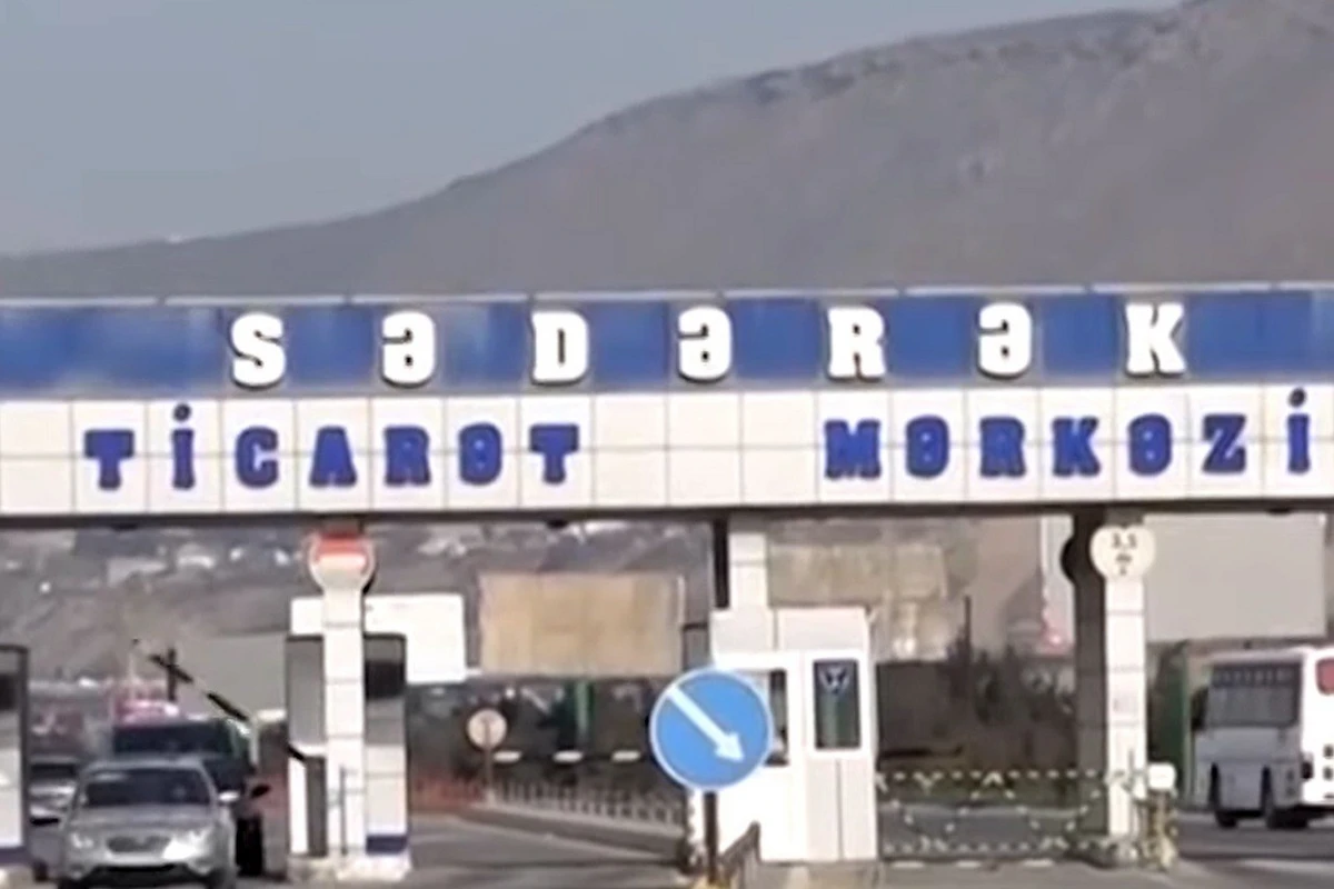Sədərəkdə yolu kəsib pul alanlar kimdir? - VİDEO