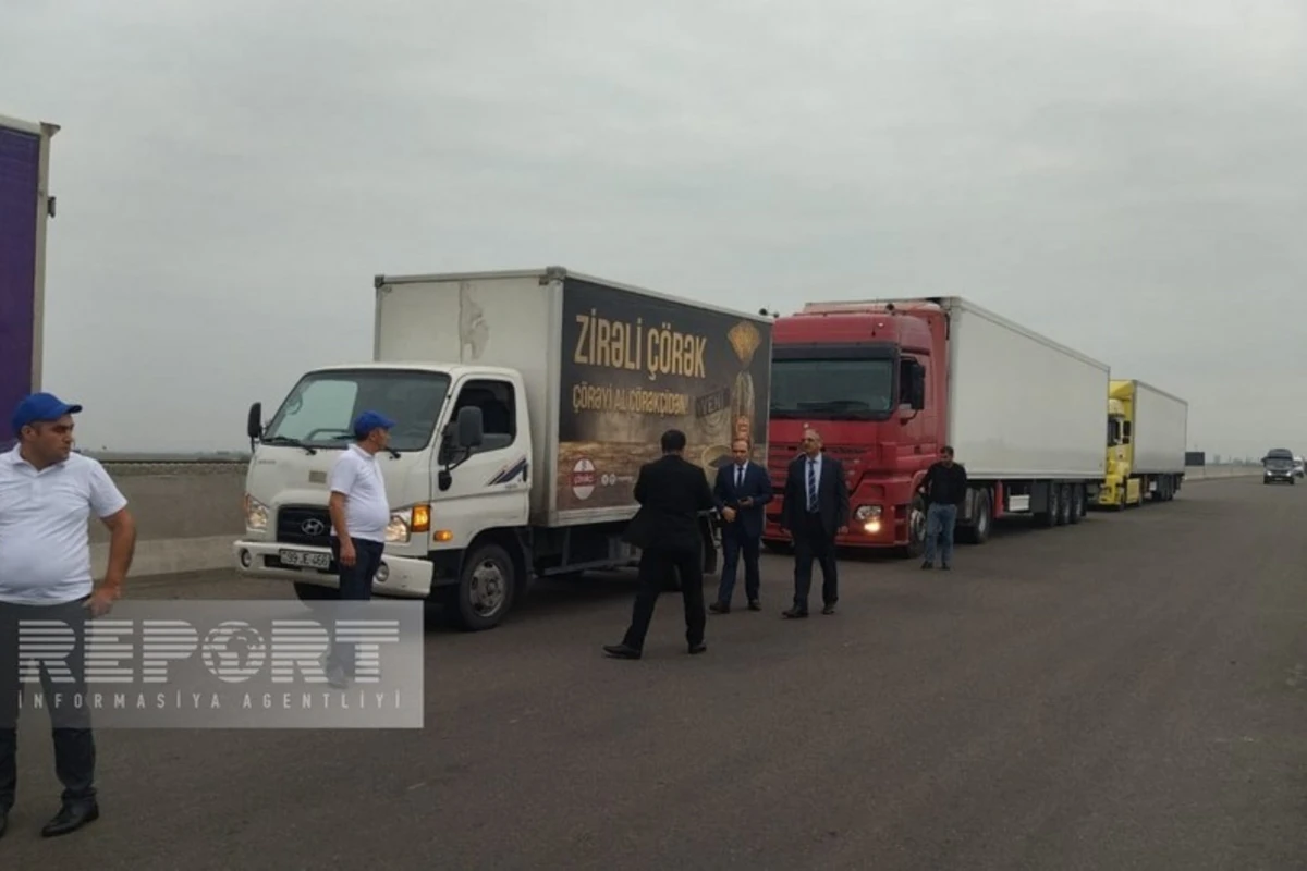 Центральные власти Азербайджана направили продовольственный груз для армянских жителей Карабаха - ФОТО