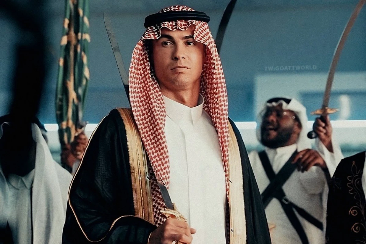 Ronaldo Səudiyyə Ərəbistanının milli geyimində - FOTO