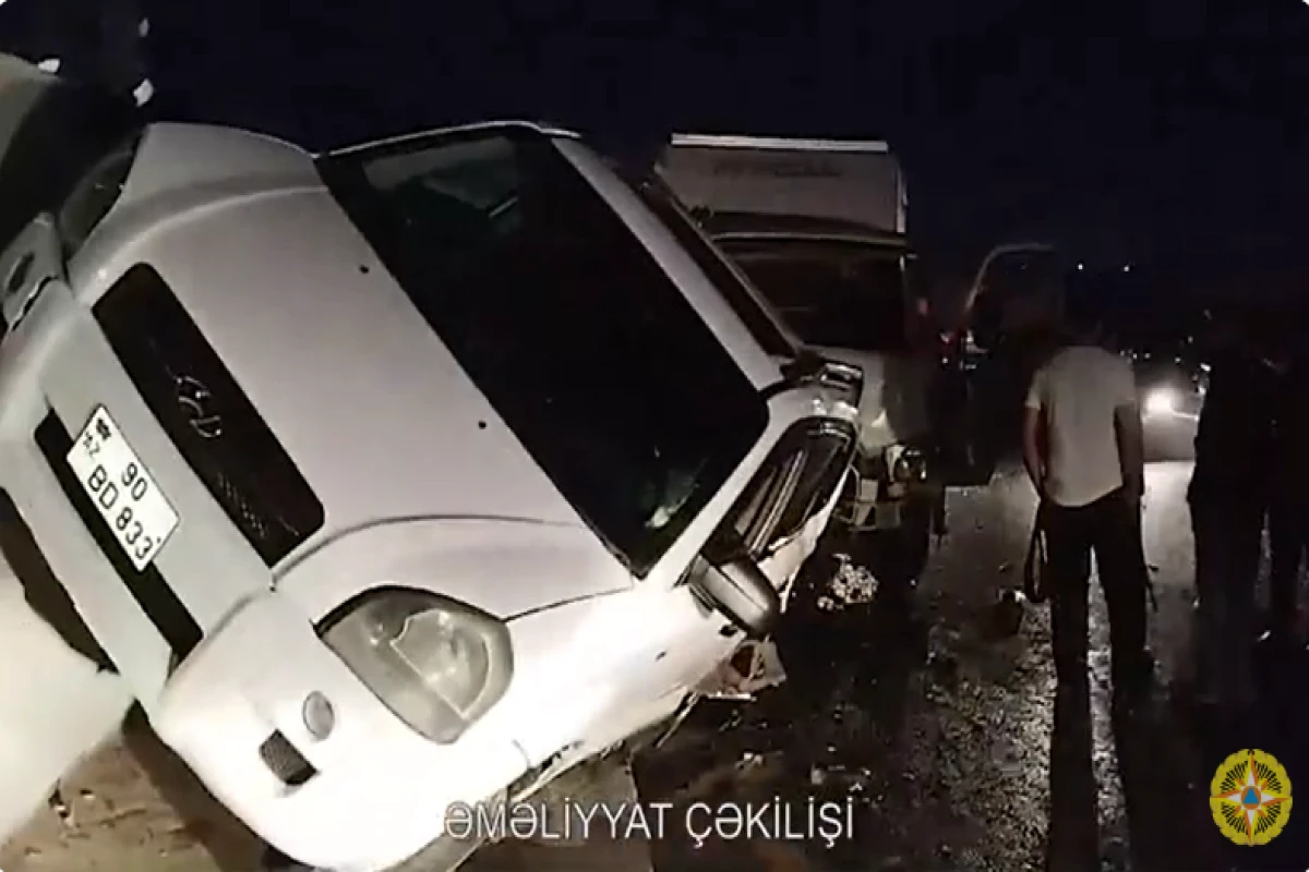 Sabunçuda yük maşını ilə minik avtomobili toqquşub, 1 nəfər xəsarət alıb - VİDEO