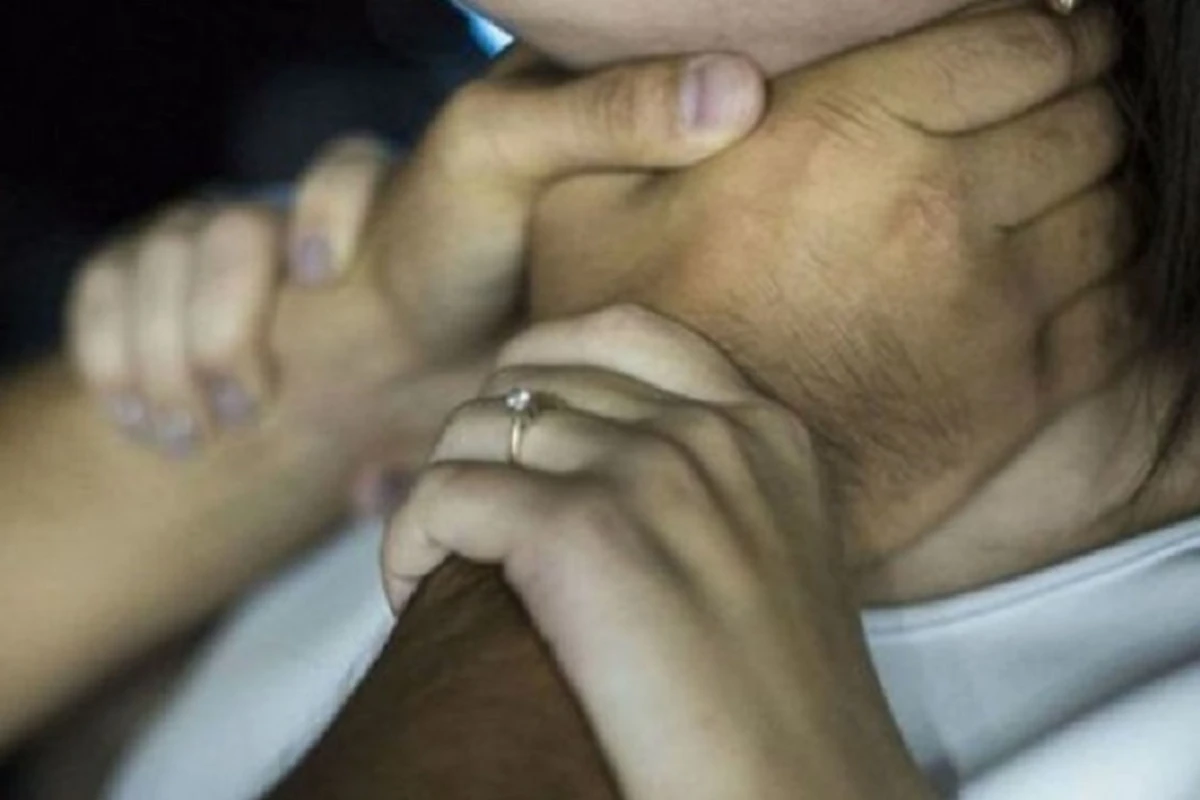 İranda ata qızını qəddarlıqla öldürdü: “Sözümə qulaq asmırdı” - FOTO İranda ata qızını qəddarlıqla öldürdü: “Sözümə qulaq asmırdı” - FOTO