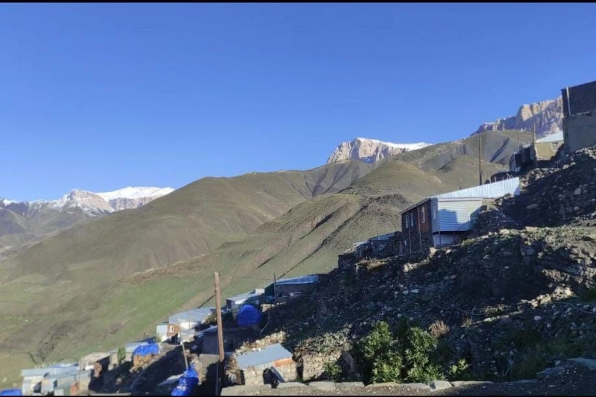 Quba-Qusar ərazisində dağlara qar yağdı - FOTO