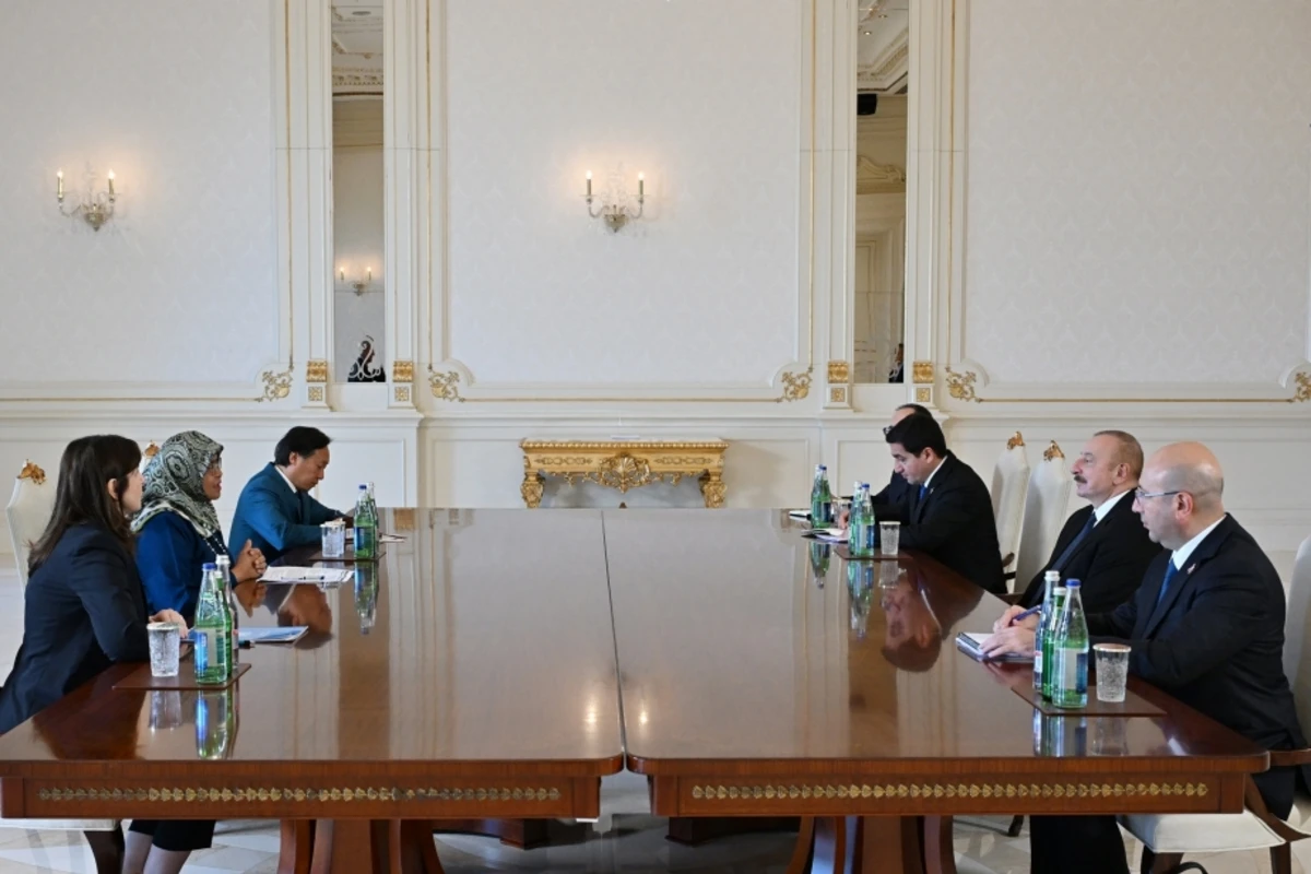 Президент Ильхам Алиев принял исполнительного директора Программы ООН по населенным пунктам