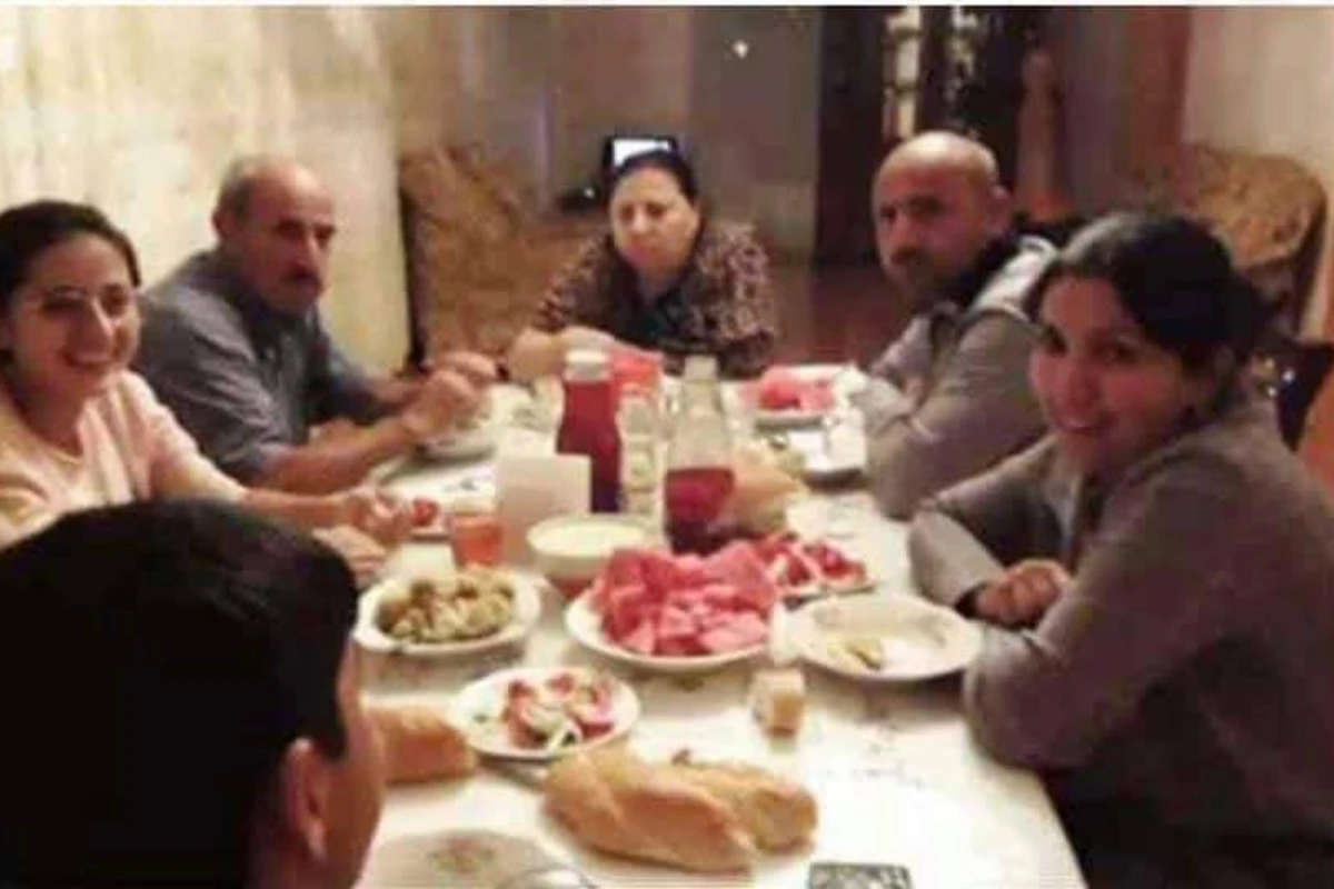 Ailə başçısı cəbhədə sağ qaldı, 5 üzvü evdə şəhid oldu - FOTO