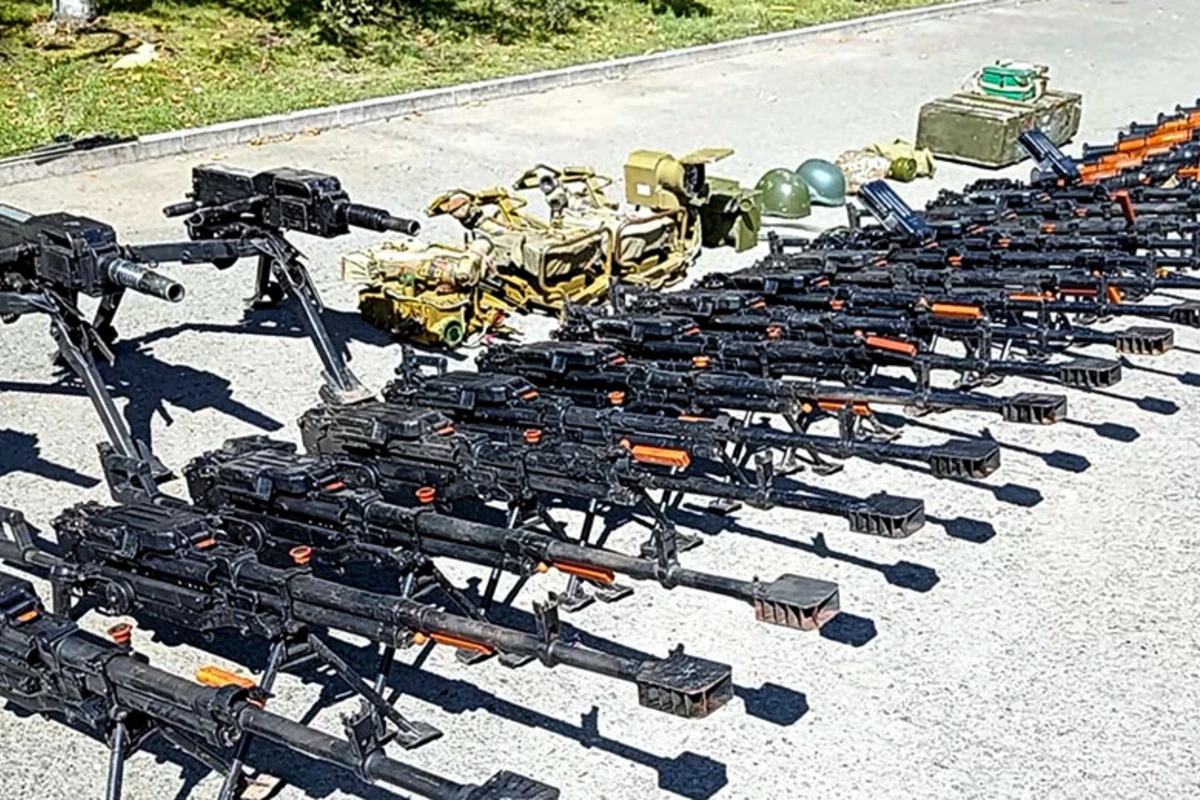 Минобороны представило кадры оружия и боеприпасов, конфискованных в Ходжалинском районе - ВИДЕО
