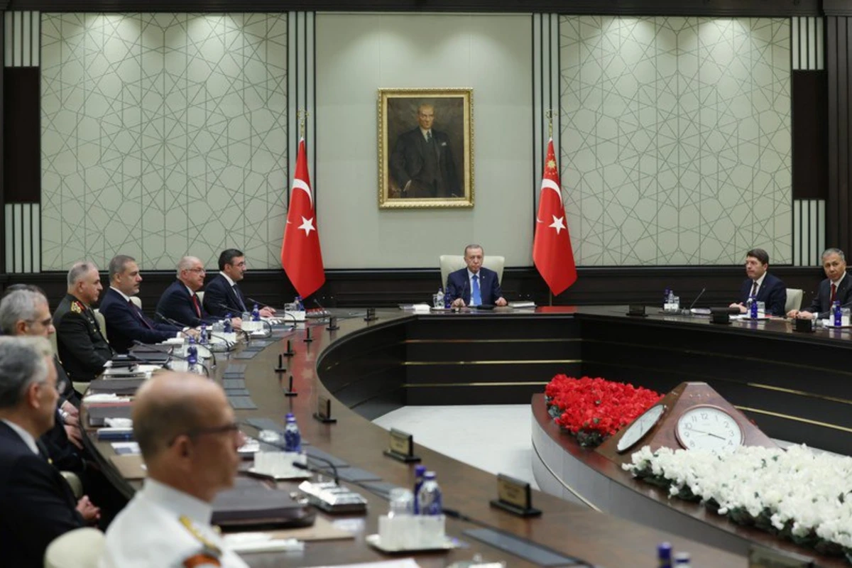 Türkiyə Təhlükəsizlik Şurasının iclası başlayıb, Azərbaycanın antiterror tədbirləri müzakirə olunur