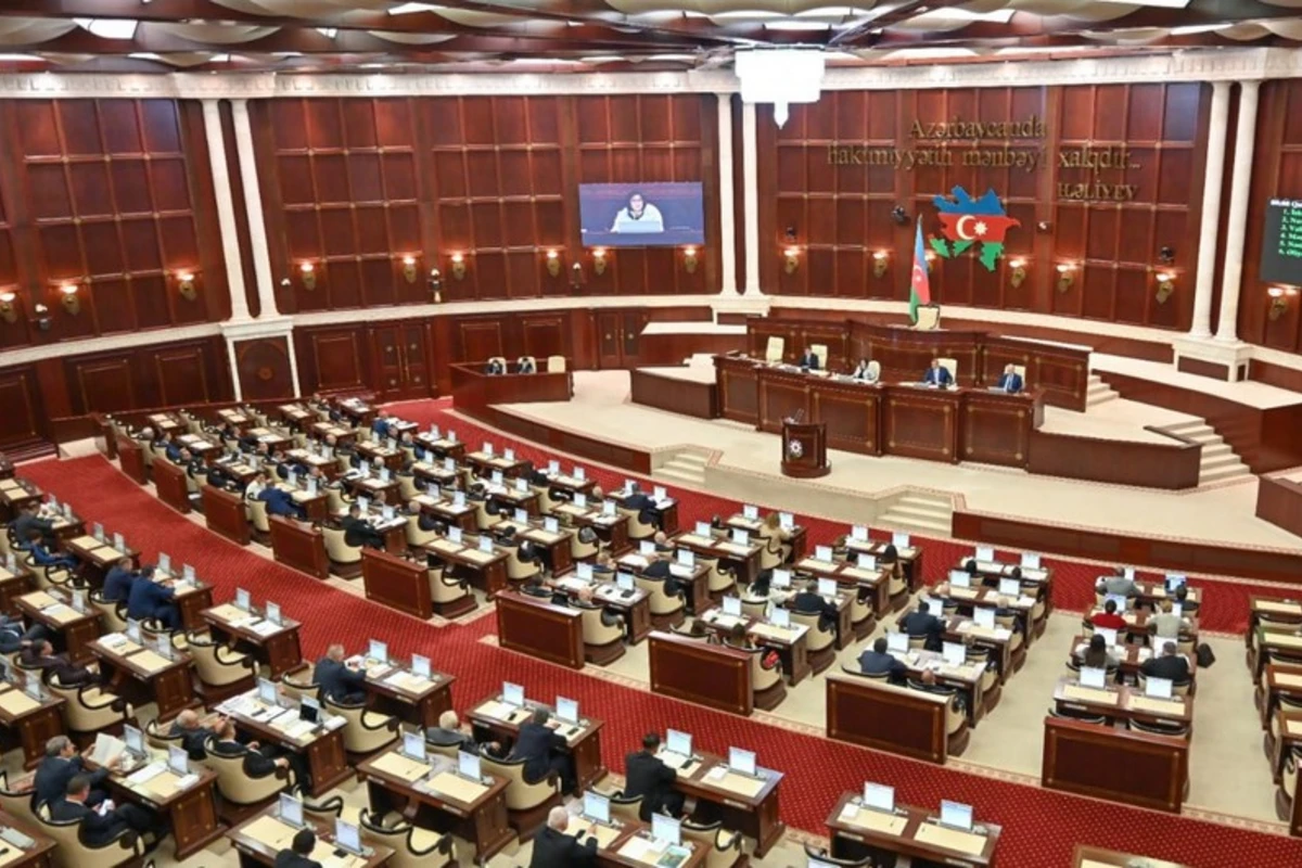 Milli Məclisdə boş qalan deputat yerlərinin sayı 9-a çatıb