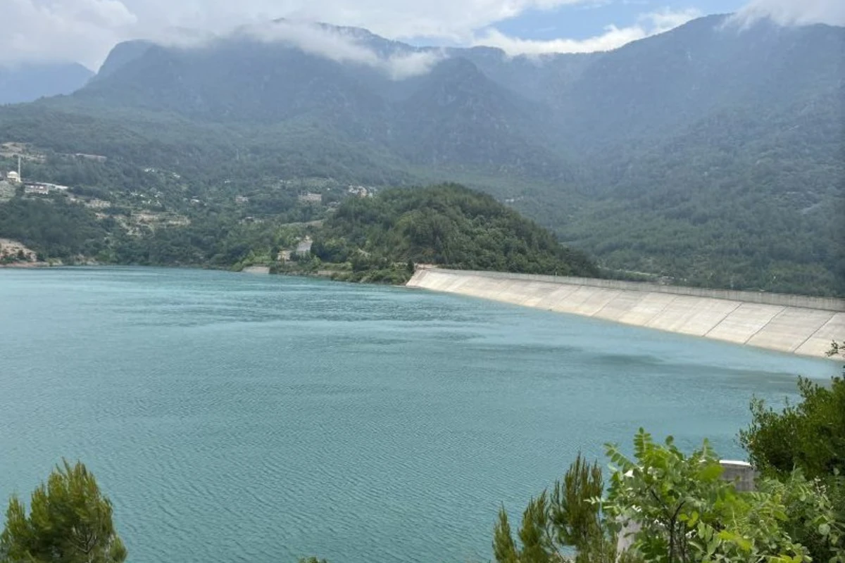 Azərbaycan Dövlət Su Ehtiyatları Agentliyinin əməkdaşları Sərsəng su anbarına nəzarət edir