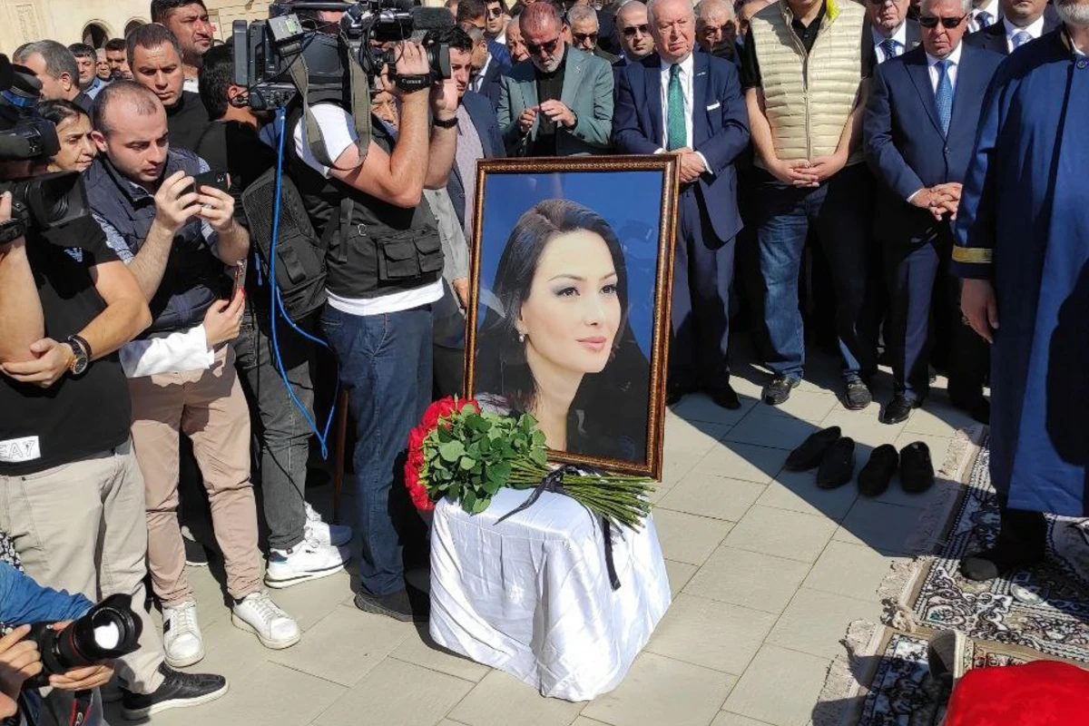 Ceyhun Bayramov Qənirə Paşayevanın vəfatı ilə bağlı başsağlığı verib - FOTO