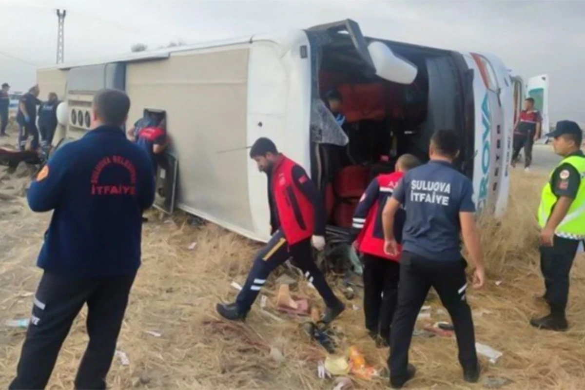 Türkiyədə AVTOBUS AŞDI - 5 ÖLÜ, 30 YARALI - FOTO