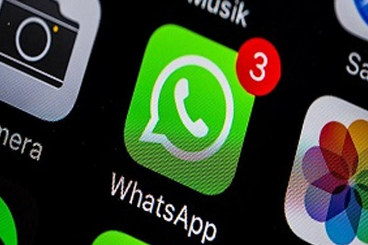 WhatsApp” müəllimlərə qadağan olundu