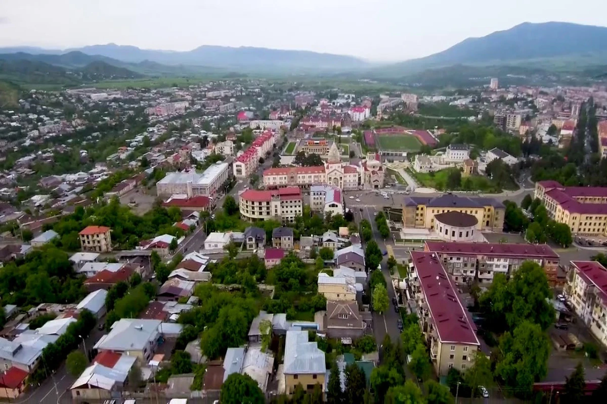 Xankəndi şəhəri ərazisində xeyli sayda tələ qurğular, silah-sursat aşkarlanıb