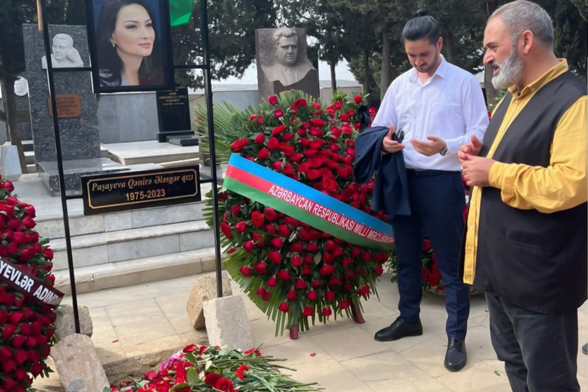 Türkiyəli aktyor Qənirə Paşayevanın məzarını ziyarət etdi - FOTO