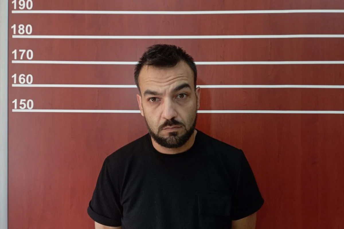 Vətəndaşların 20 min manata yaxın pulunu ələ keçirməkdə şübhəli bilinən şəxs saxlanılıb Vətəndaşların 20 min manata yaxın pulunu ələ keçirməkdə şübhəli bilinən şəxs saxlanılıb