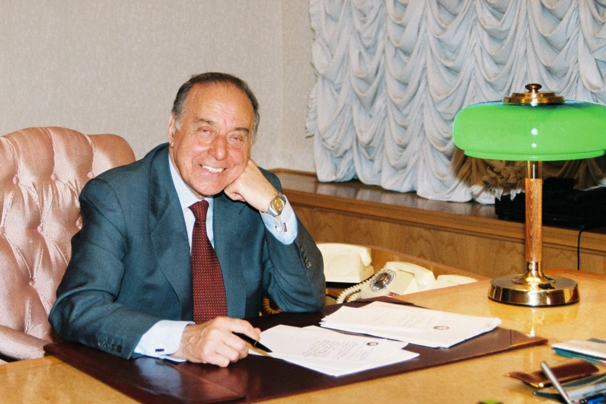 30 лет назад с приходом Гейдара Алиева к власти Азербайджан встал на путь развития и успеха