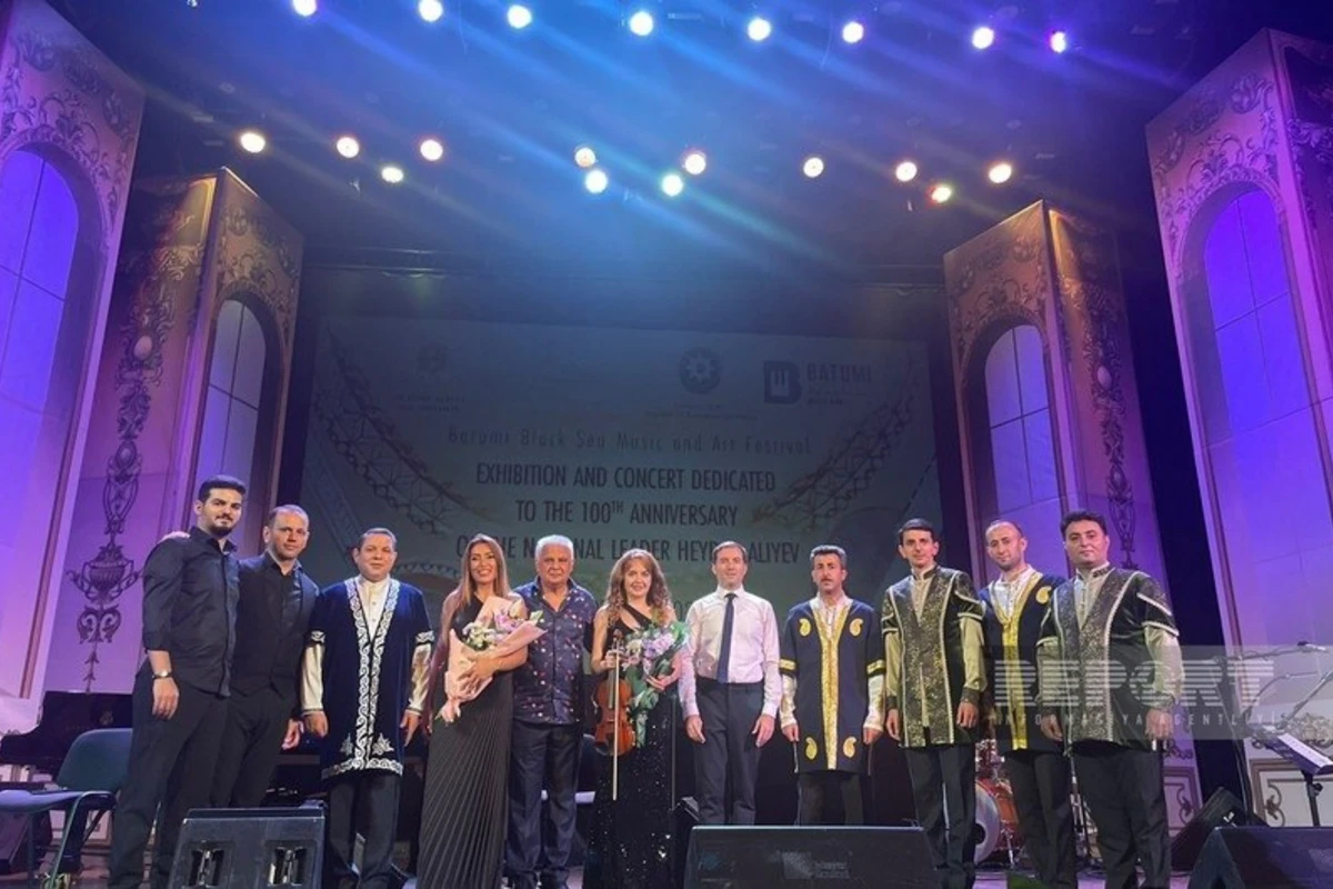 Batumidə Heydər Əliyevin 100 illik yubileyi münasibətilə konsert proqramı təqdim edilib - FOTO