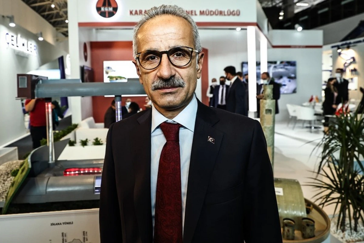 Türkiyəli nazir: “Zəngəzur dəhlizi İrandan keçə bilər” Türkiyəli nazir: “Zəngəzur dəhlizi İrandan keçə bilər”