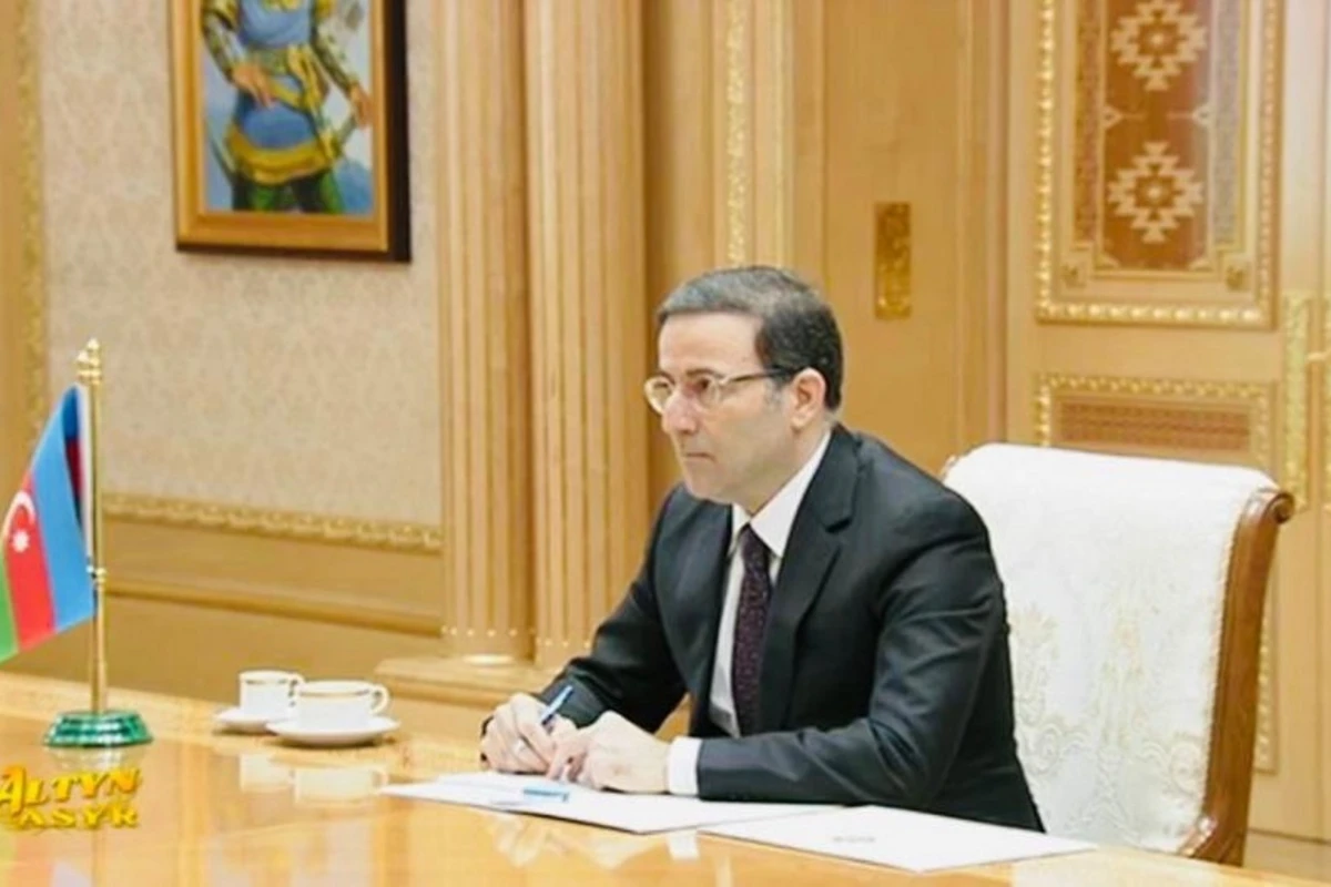 Посол Азербайджана вручил верительные грамоты президенту Туркменистана - ФОТО