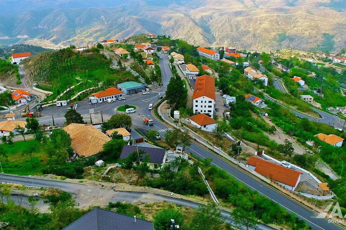 Laçında şəhərdaxili yollar sürətlə bərpa edilir - FOTO/VİDEO