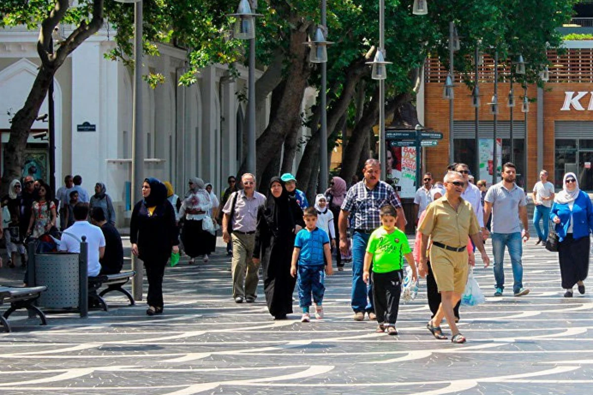 Azərbaycana gələn turistlərin sayı artıb
