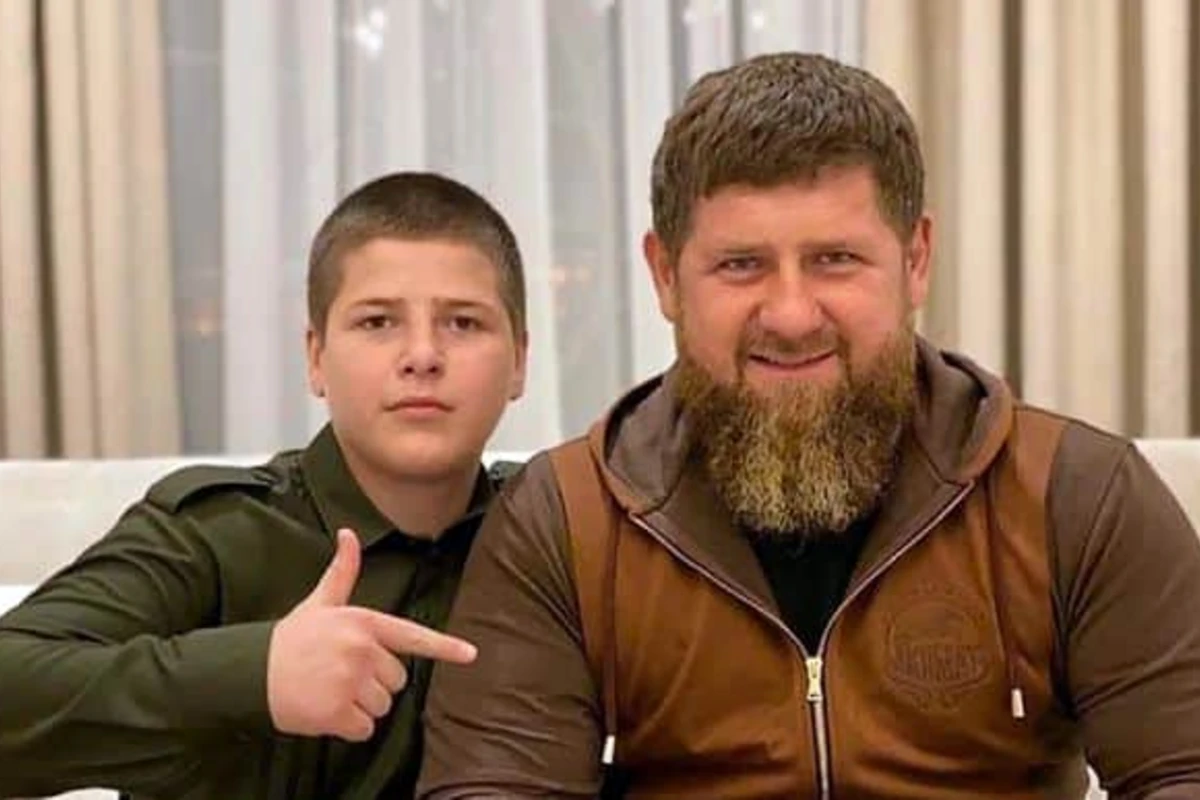 Kadırovun 15 yaşlı oğlu Çeçenistan Qəhrəmanı adına layiq görüldü