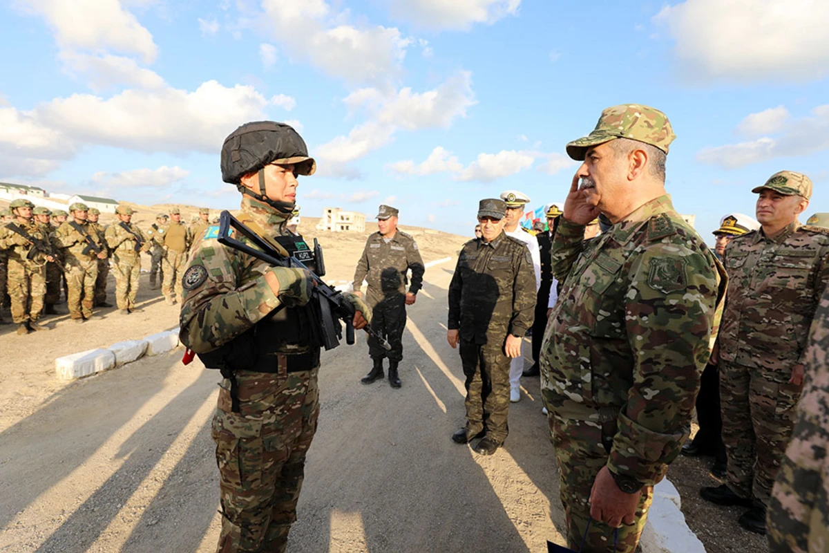 Azərbaycan və Qazaxıstan müdafiə nazirləri “Xəzri-2023” birgə taktiki təliminin növbəti mərhələsini izləyiblər - FOTO/VİDEO