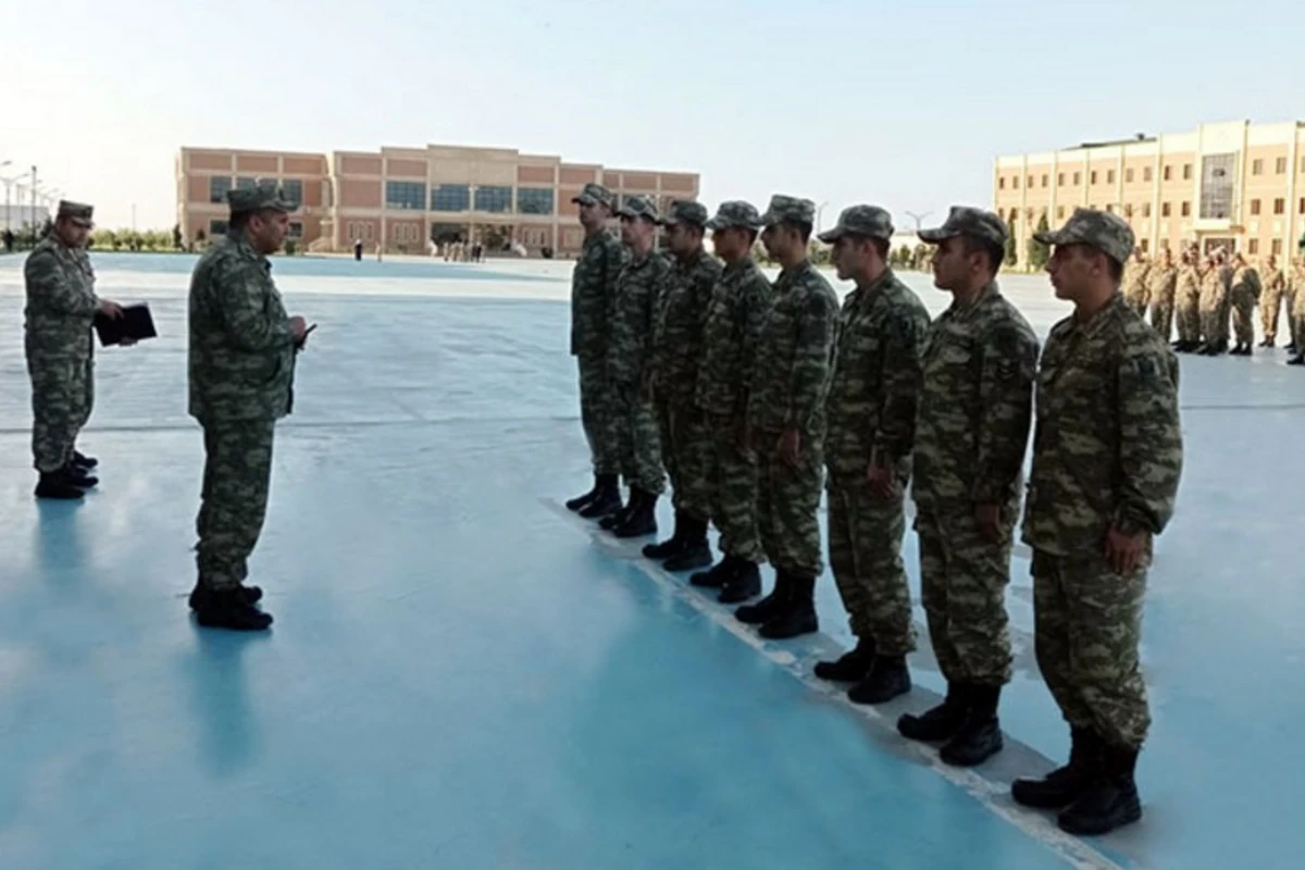 Xidmət müddəti başa çatan hərbi qulluqçuların tərxis olunması üzrə tədbirlər davam edir - FOTO/VİDEO