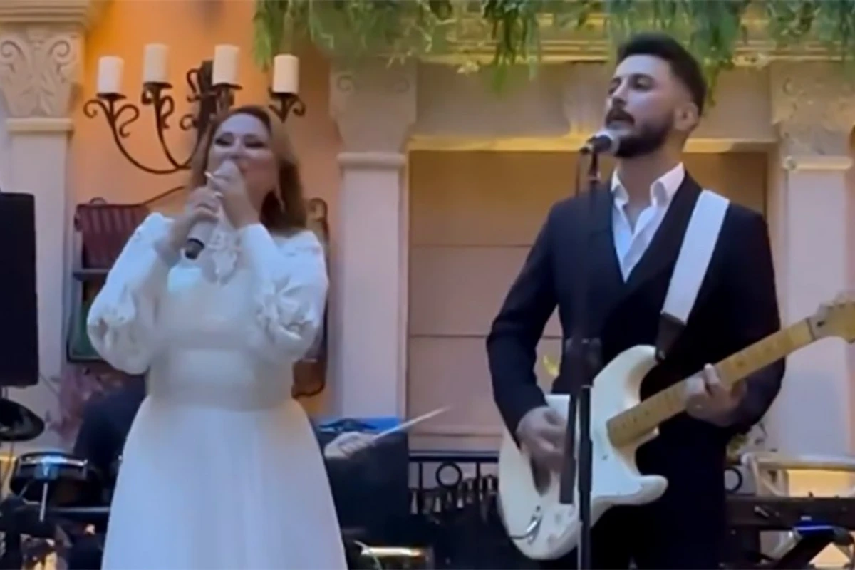 Mələkxanım Eyyubova kürəkəni ilə duet oxudu - VİDEO