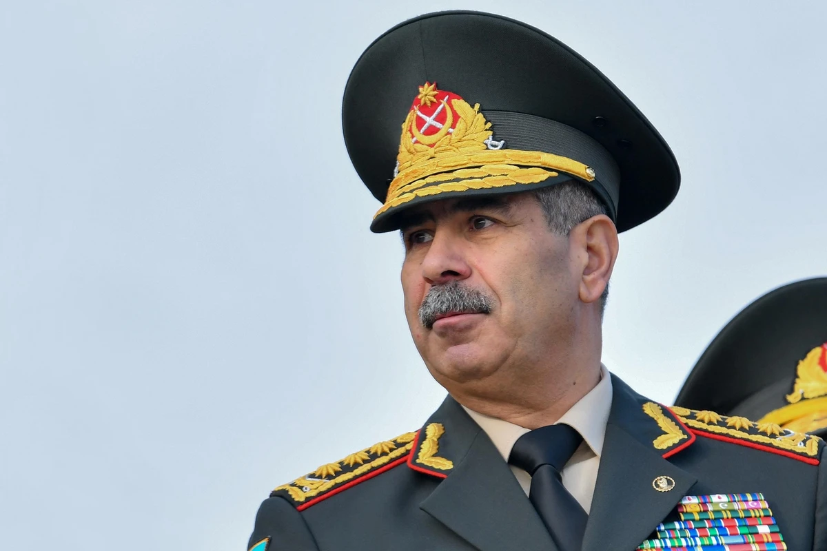 Закир Гасанов дал поручения по усилению подразделений противовоздушной обороны, разведки и контрразведки