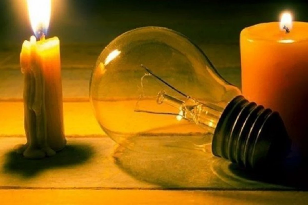 Qərb bölgəsində güclü külək əsir, bəzi ərazilərdə elektrik enerjisinin verilişi dayandırıldı