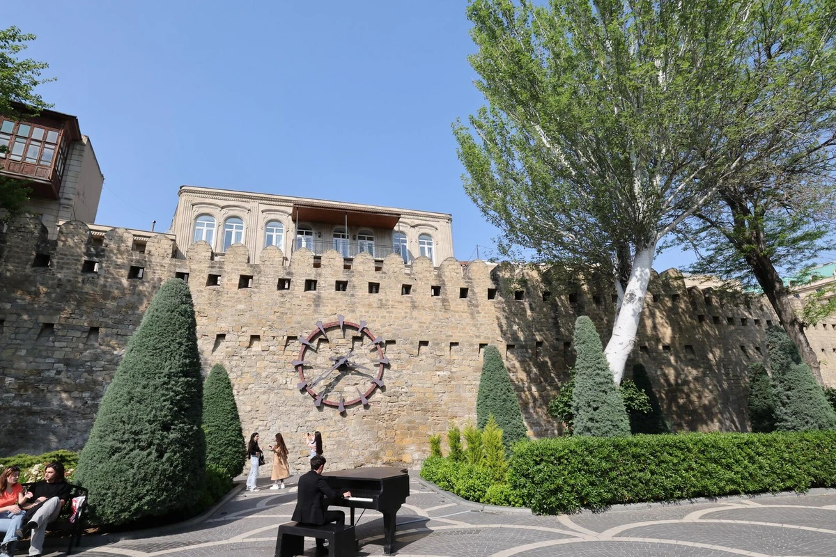 Bakıda 19 dərəcə isti, bəzi rayonlarda dörd dərəcə şaxta olacaq - HAVA PROQNOZU