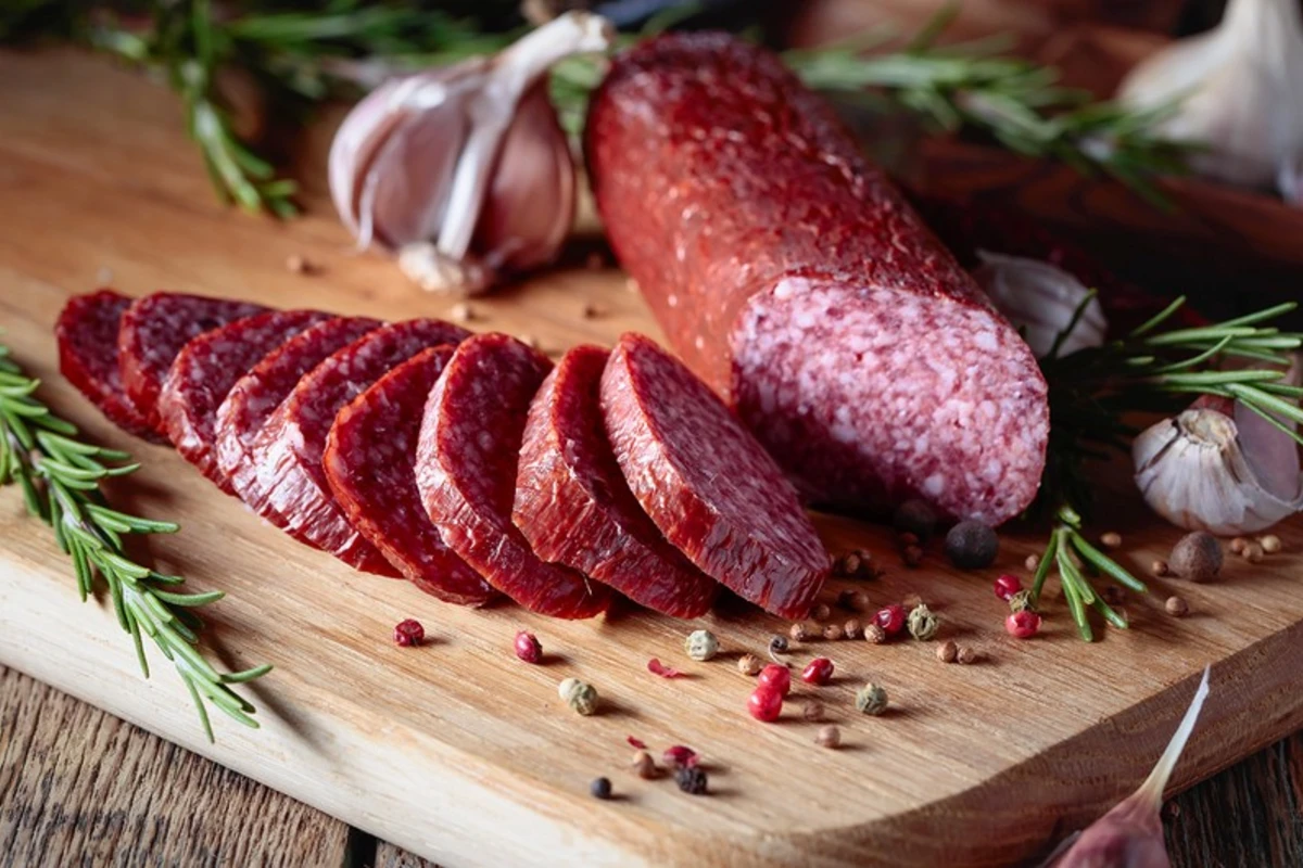 Azərbaycanda kolbasa istehsalı 12 %-dən çox artıb