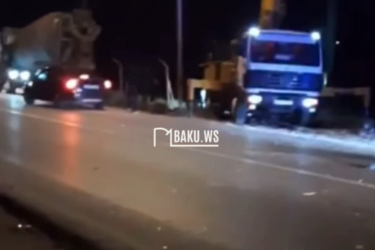 Prius” yük maşını ilə toqquşdu: Sürücüsü həyatını itirdi - VİDEO