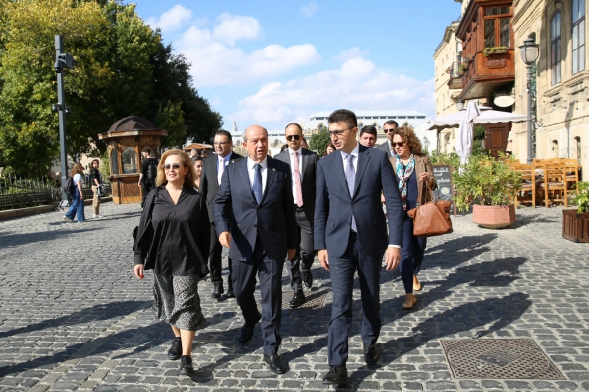 Şimali Kipr Türk Cümhuriyyətinin Prezidenti Ersin Tatar İçərişəhərlə tanış olub - FOTO