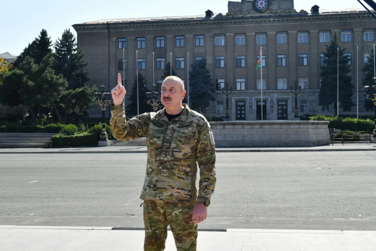 Президент: Сегодня мы находимся в центре Ханкенди, под флагом Азербайджана, это - историческое событие