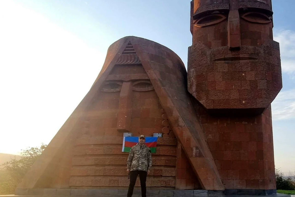 Xankəndidə görüntüsü ilə qıcıq yaradan məmur işdən çıxarıldı - FOTO